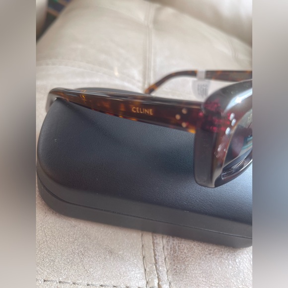 Brand New authentic Celine Bold 3 Dots Sunglasses model CL40259I in generic box - Picture 3 of 6